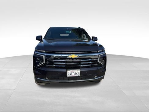 Certified 2026 Chevrolet Suburban LT w/ Comfort Package RWD image 8