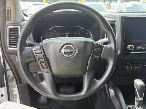 Used 2022 Nissan Frontier SV AWD/4WD image 13