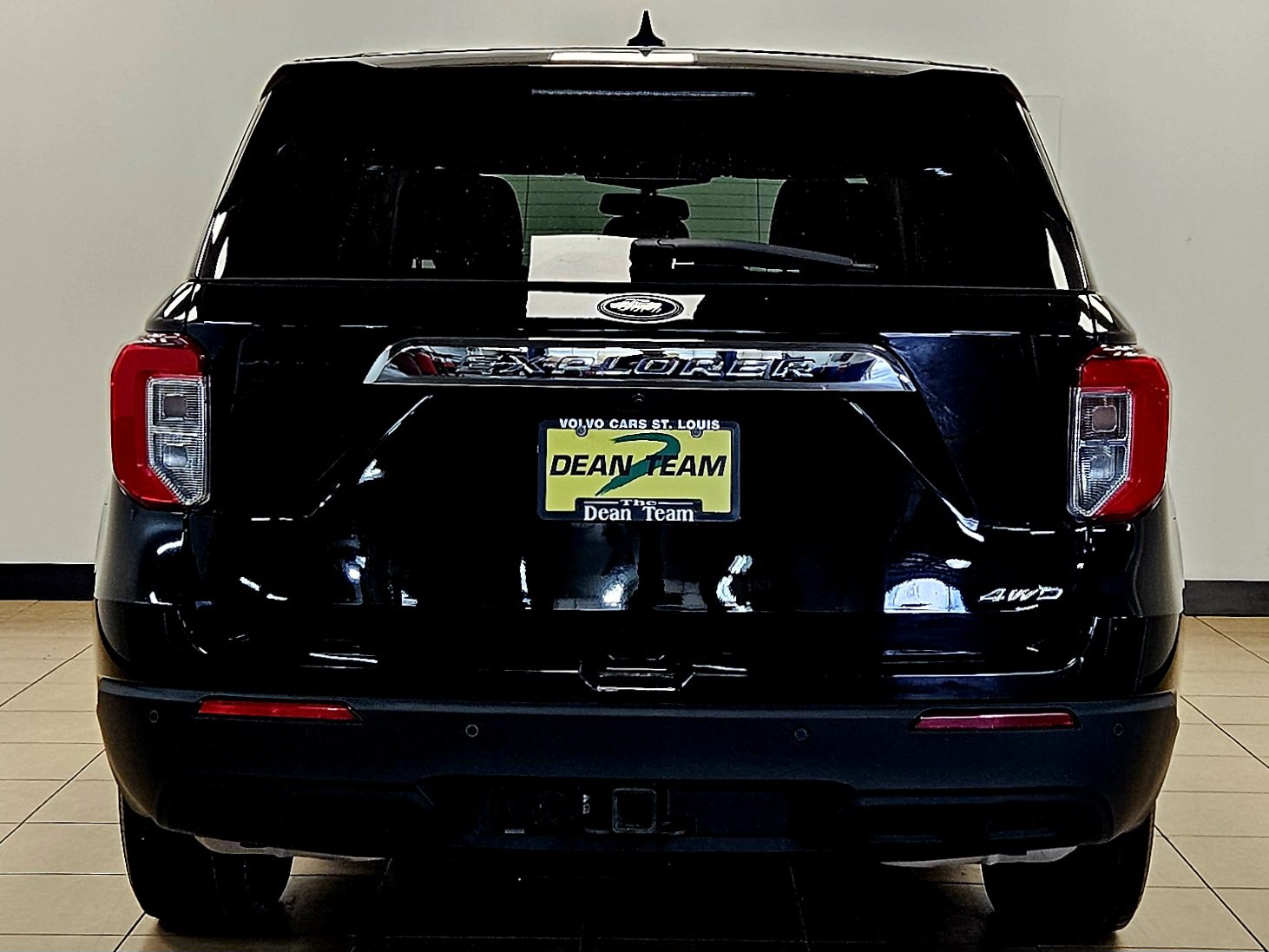 Used 2023 Ford Explorer 4WD w/ Class IV Trailer Tow Package image 6