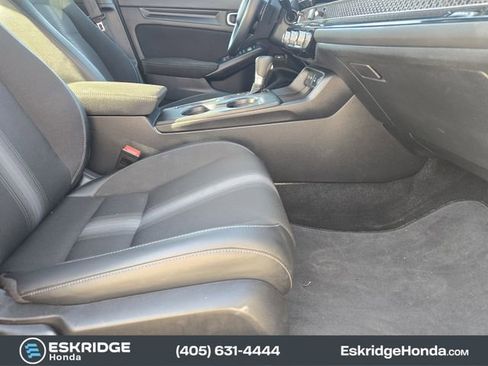 Used 2025 Honda Civic Sport image 16