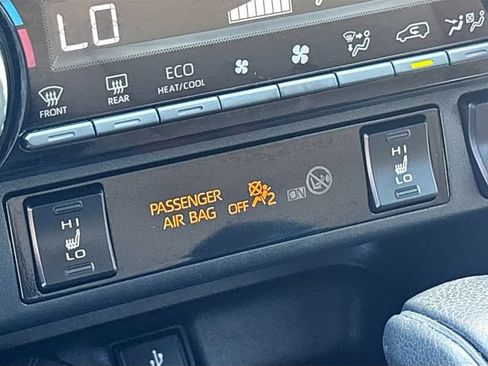 Used 2022 Toyota RAV4 XLE w/ Convenience Package AWD/4WD image 20