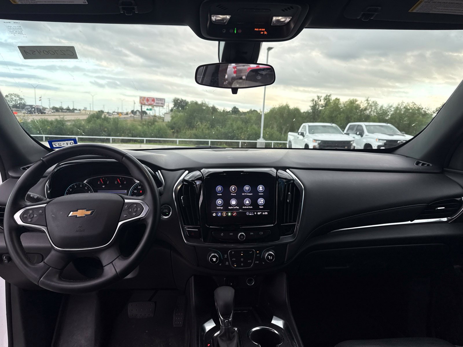 Used 2023 Chevrolet Traverse LT FWD image 12