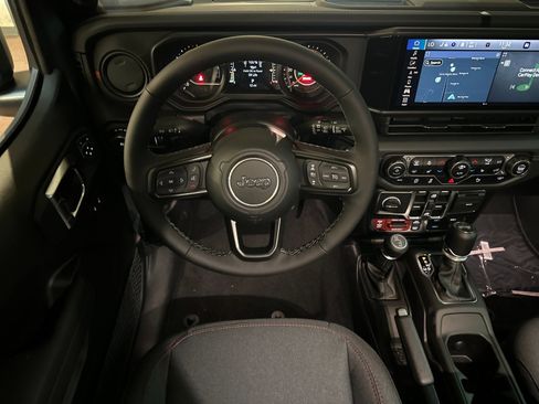 New 2025 Jeep Wrangler Unlimited Rubicon w/ Technology Group image 13