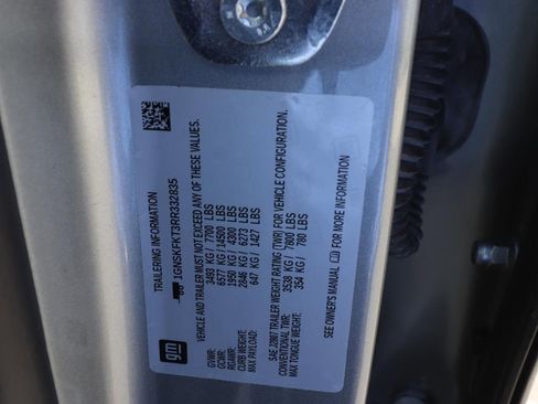 Used 2024 Chevrolet Suburban Premier AWD/4WD image 28