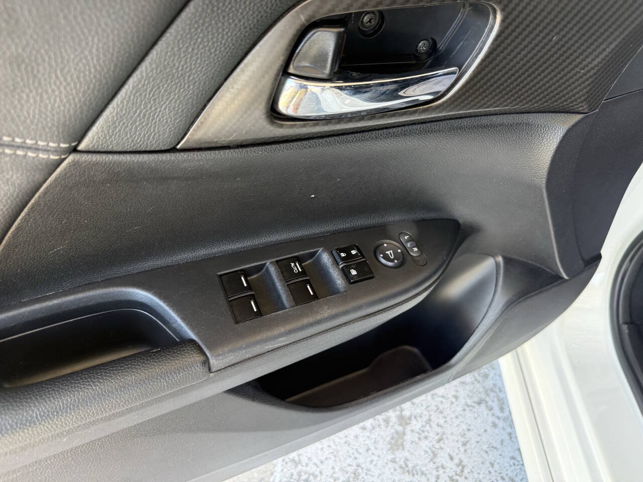 Used 2017 Honda Accord Sport image 5