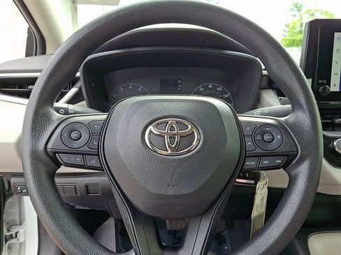 Used 2024 Toyota Corolla LE FWD image 21