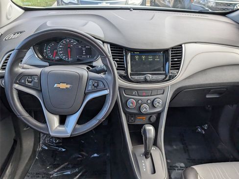 Used 2019 Chevrolet Trax LT w/ LT Convenience Package AWD/4WD image 15