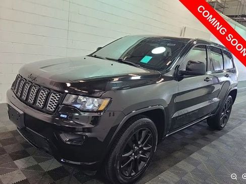 Used 2019 Jeep Grand Cherokee Altitude image 1