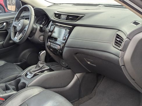 Used 2020 Nissan Rogue SL image 29