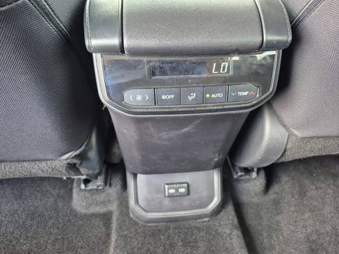 Used 2024 Toyota Highlander LE FWD image 14