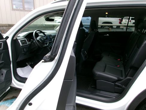 Used 2019 Volkswagen Atlas SE w/ Panoramic Sunroof Package AWD/4WD image 17