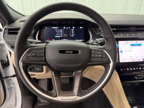 New 2026 Jeep Grand Cherokee Limited w/ Luxury Tech Group II AWD/4WD image 22