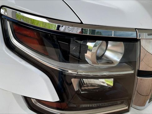 Used 2018 Chevrolet Tahoe Premier AWD/4WD image 31