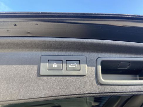 Used 2020 Subaru Forester Limited image 27