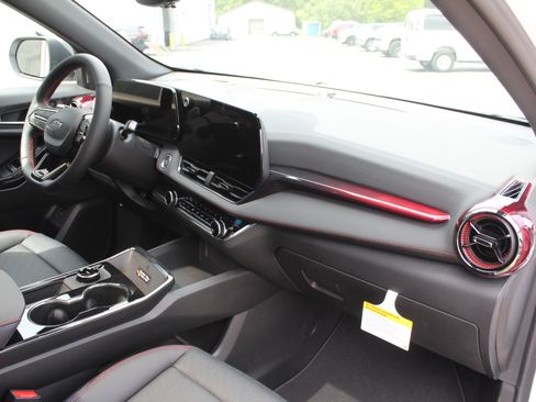 New 2026 Chevrolet Equinox RS w/ Convenience Package III FWD image 15