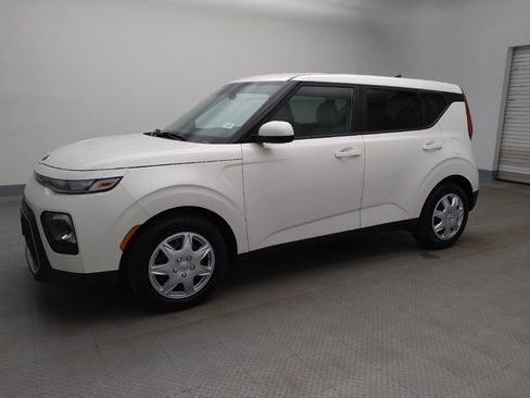 Used 2021 Kia Soul LX image 2