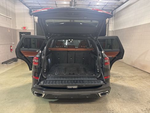 Used 2019 BMW X5 xDrive40i w/ M Sport Package AWD/4WD image 13