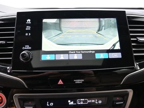 Used 2019 Honda Pilot Touring image 4
