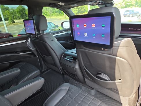 Used 2025 Cadillac Escalade Premium Luxury Platinum w/ LPO, Floor Liner Package AWD/4WD image 20