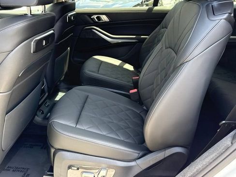 Used 2026 BMW X7 xDrive40i AWD/4WD image 32