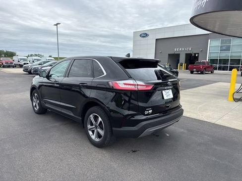 Used 2024 Ford Edge SEL w/ Convenience Package AWD/4WD image 3