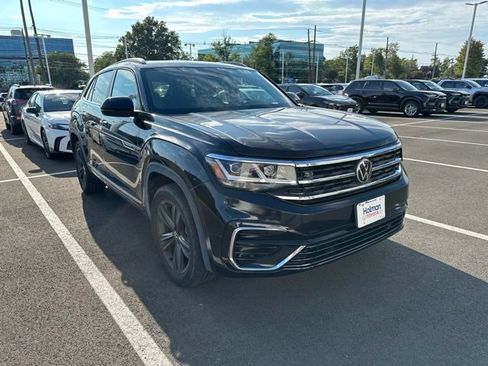 Used 2021 Volkswagen Atlas Cross Sport SE w/ Panoramic Sunroof Package FWD image 4