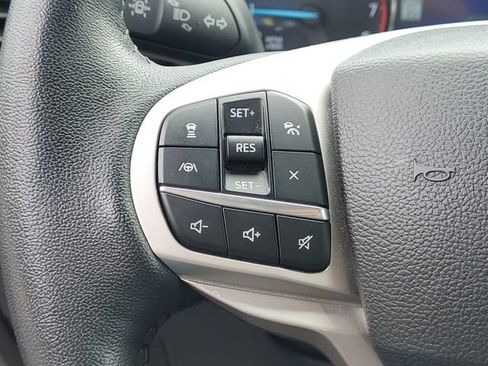 Used 2023 Ford Explorer XLT w/ Equipment Group 202A AWD/4WD image 19