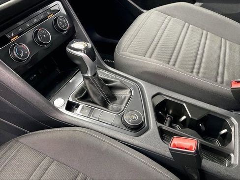 Used 2022 Volkswagen Tiguan S image 17