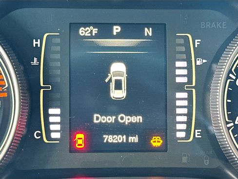 Used 2016 Jeep Cherokee 75th Anniversary image 12