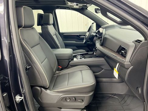 New 2026 Chevrolet Suburban Premier AWD/4WD image 23