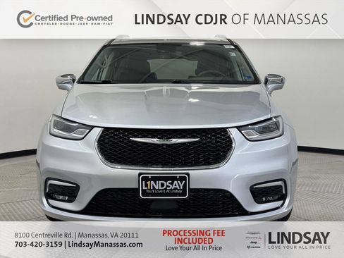 Used 2022 Chrysler Pacifica Limited FWD image 3