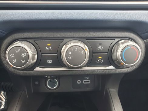 New 2025 Nissan Versa SV w/ Trunk Package image 21