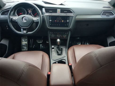 Certified 2020 Volkswagen Tiguan SE R-Line image 13