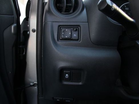 Used 2016 Nissan Versa S FWD image 19