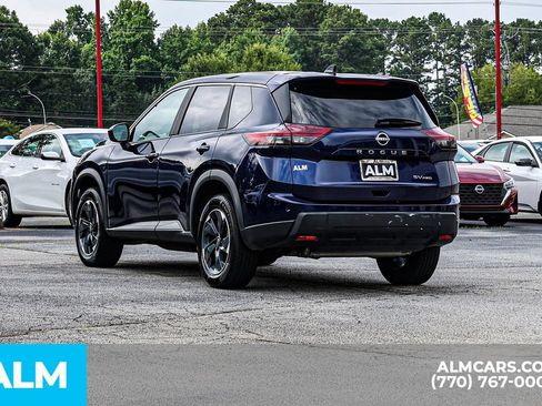 Used 2024 Nissan Rogue SV AWD/4WD image 7