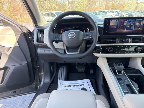 New 2026 Nissan Pathfinder SL FWD image 13