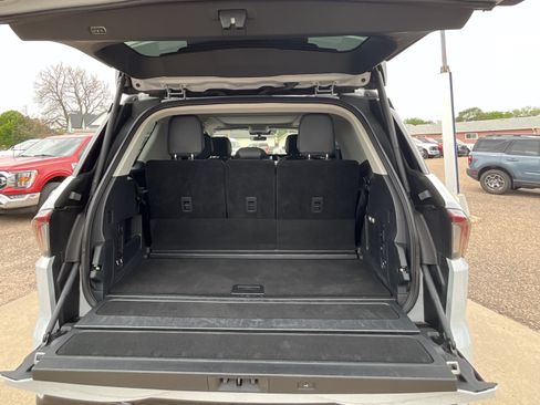 Used 2025 Lincoln Navigator Reserve AWD/4WD image 23