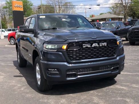 New 2026 RAM 1500 4x4 Crew Cab image 3