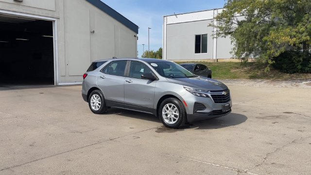 Used 2023 Chevrolet Equinox LS w/ LPO, Floor Liner Package FWD image 2