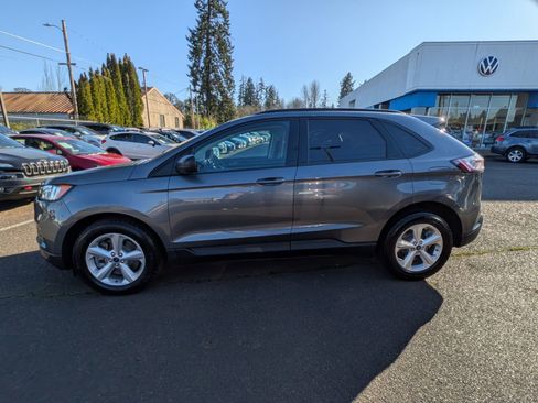 Used 2021 Ford Edge SE image 2