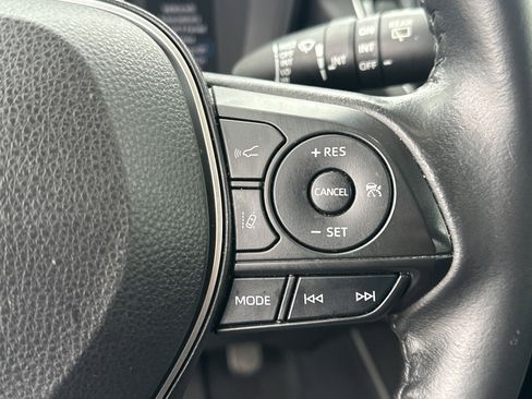 Used 2022 Toyota Corolla Cross LE image 25