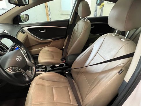 Used 2016 Hyundai Elantra GT w/ Option Group 03 FWD image 10