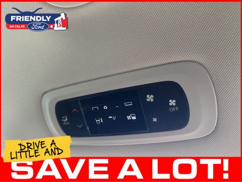 Used 2023 Chrysler Voyager LX FWD image 21