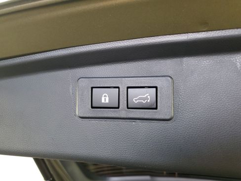 Used 2025 Subaru Outback Premium image 33