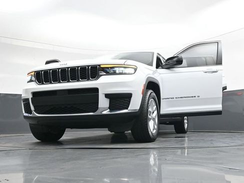 Used 2023 Jeep Grand Cherokee L Laredo RWD image 43