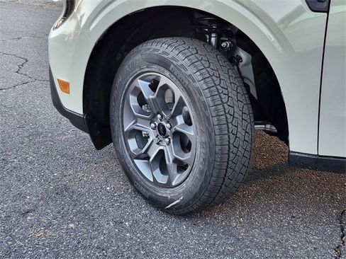 New 2025 Ford Maverick XLT w/ XLT Luxury Package image 32