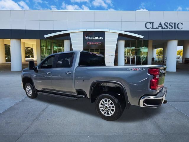 Used 2024 Chevrolet Silverado 2500 LT AWD/4WD image 6