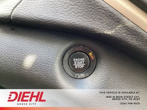 Used 2017 Jeep Cherokee Limited AWD/4WD image 33