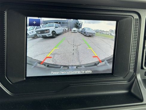 Used 2022 Ford Bronco Badlands image 16