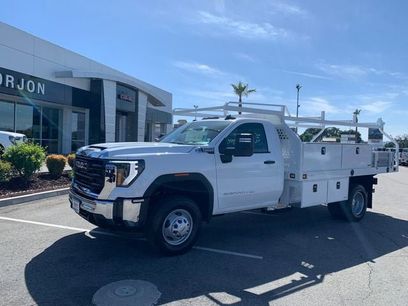 New 2026 GMC Sierra 3500 Pro w/ Convenience Package